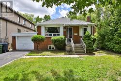33 REGINA AVENUE Toronto, ON M6A 1R4