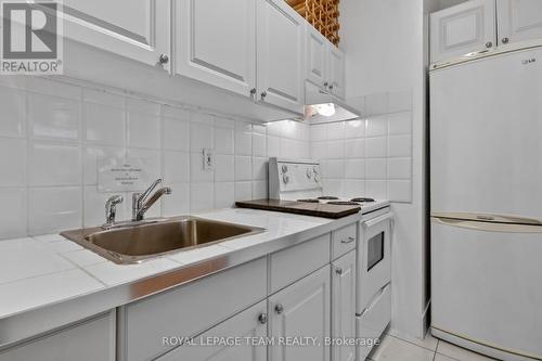 64 Delaware Avenue S, Ottawa, ON 