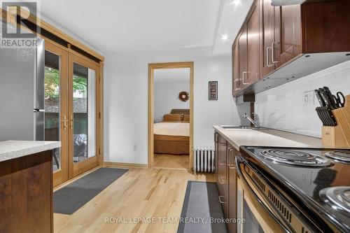 Hardwood floors - 64 Delaware Avenue S, Ottawa, ON 