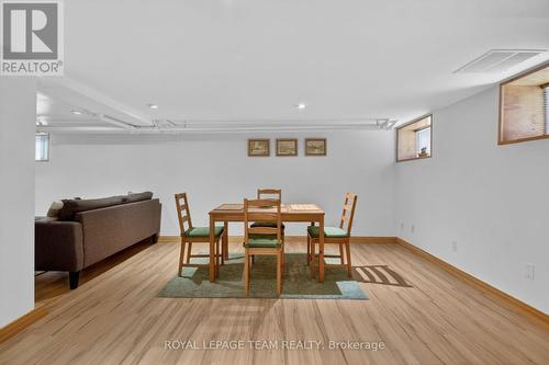 Spacious and bright - 64 Delaware Avenue S, Ottawa, ON 