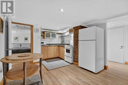 Lots of extra storage - 64 Delaware Avenue S, Ottawa, ON 