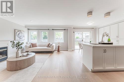 489 Ravineview Way, Oakville, ON 