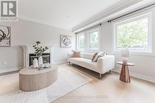 489 Ravineview Way, Oakville, ON 