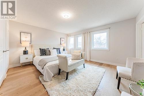 489 Ravineview Way, Oakville, ON 