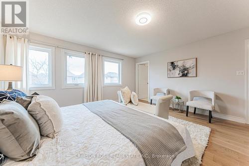 489 Ravineview Way, Oakville, ON 