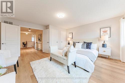 489 Ravineview Way, Oakville, ON 