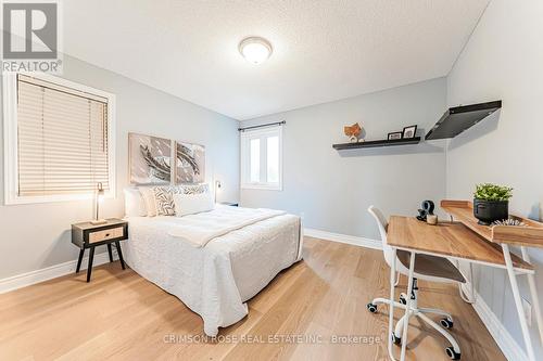 489 Ravineview Way, Oakville, ON 
