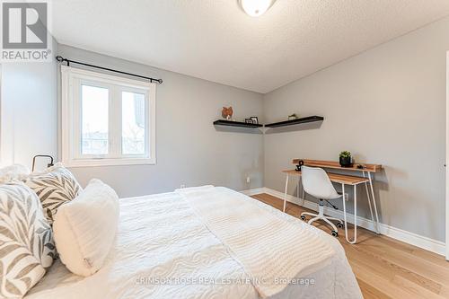 489 Ravineview Way, Oakville, ON 