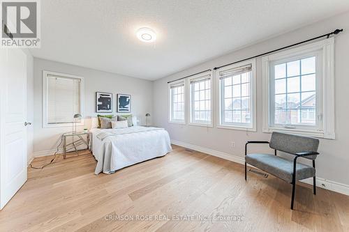 489 Ravineview Way, Oakville, ON 