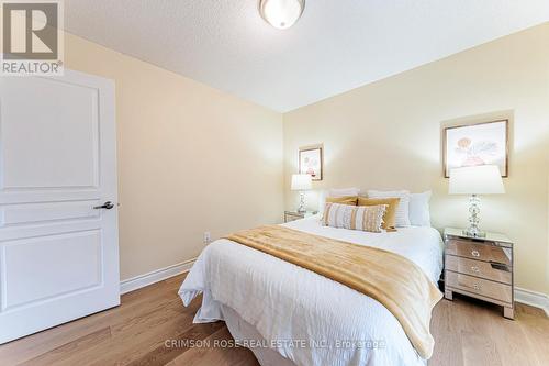 489 Ravineview Way, Oakville, ON 