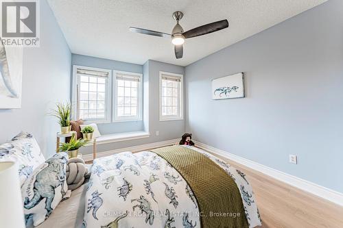 489 Ravineview Way, Oakville, ON 