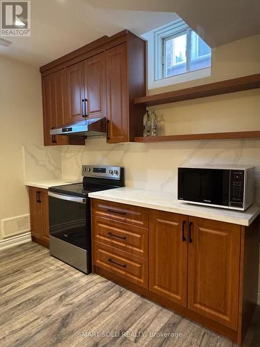 2374 ROBMAR DRIVE , Oakville, Ontario L6H 0B2 3