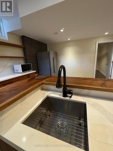 2374 ROBMAR DRIVE , Oakville, Ontario L6H 0B2 4