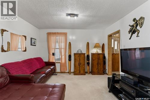 209 12Th Street E, Prince Albert, SK 