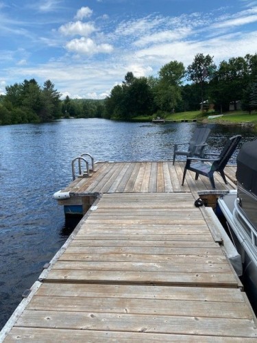 Bord de l'eau - 133 Ch. Dempsey, Waltham, QC 