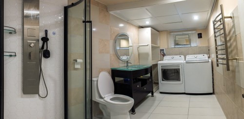 Salle de bains - 1592 Tsse Pilon, Laval (Chomedey), QC - Indoor Photo Showing Laundry Room