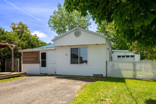 Façade - 281 Rue Bayeur, Saint-Cyprien-De-Napierville, QC - Outdoor With Exterior