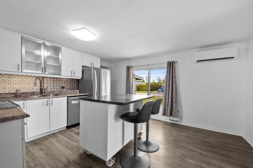 Cuisine - 281 Rue Bayeur, Saint-Cyprien-De-Napierville, QC - Indoor Photo Showing Kitchen