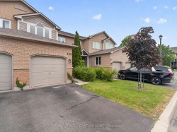 123-833 Scollard Court  Mississauga, ON L5V 2B4