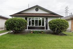 415 Lindsay ST  Winnipeg, MB R3N 1H4