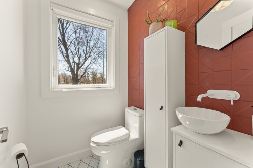 Powder room - 66 Rue De Coulomb, Saint-Jean-Sur-Richelieu, QC - Indoor Photo Showing Bathroom