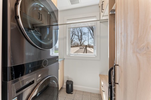 Laundry - 66 Rue De Coulomb, Saint-Jean-Sur-Richelieu, QC - Indoor