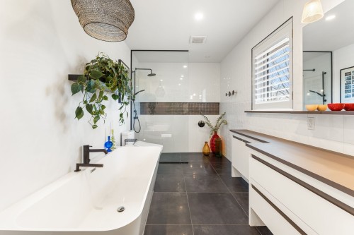 Bathroom - 66 Rue De Coulomb, Saint-Jean-Sur-Richelieu, QC - Indoor Photo Showing Other Room