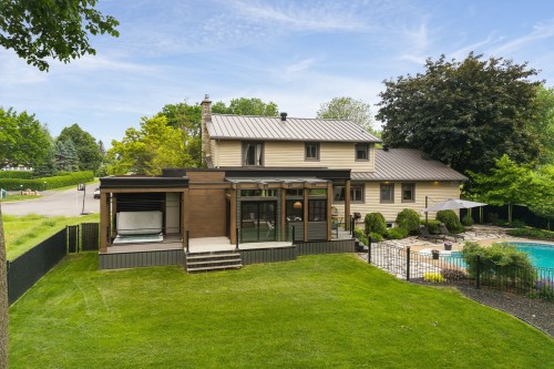 Back of Structure - 66 Rue De Coulomb, Saint-Jean-Sur-Richelieu, QC - Outdoor