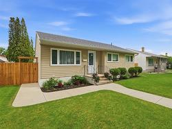161 Fernwood AVE  Winnipeg, MB R2M 1C2