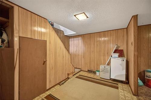50 Inglis St, Winnipeg, MB 