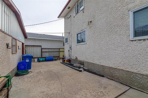 50 Inglis St, Winnipeg, MB 