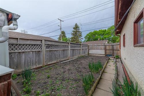 50 Inglis St, Winnipeg, MB 