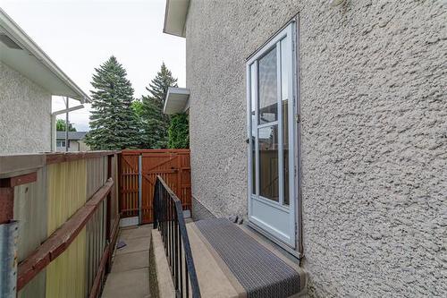 50 Inglis St, Winnipeg, MB 