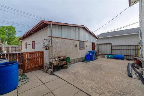 50 Inglis St, Winnipeg, MB 