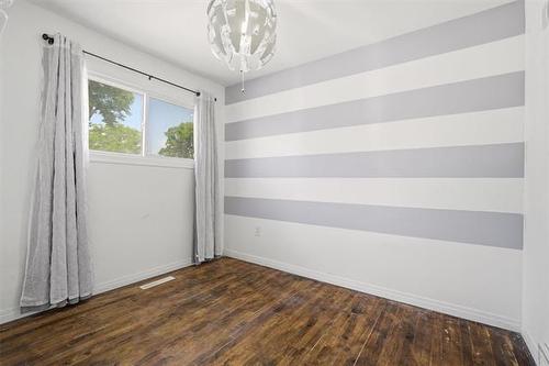 1262 Logan Ave, Winnipeg, MB 