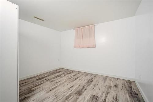 1262 Logan Ave, Winnipeg, MB 