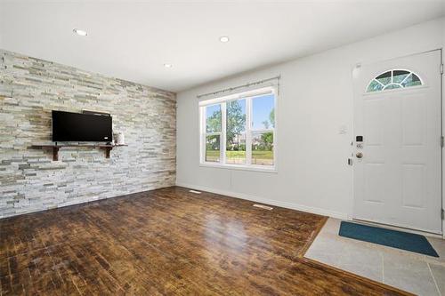 1262 Logan Ave, Winnipeg, MB 
