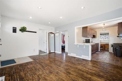 1262 Logan Ave, Winnipeg, MB 