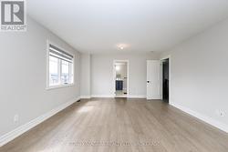 Primary Bedroom w/5pc ensuite & walk-in closet - 