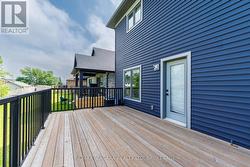 Back Deck w/railing - 