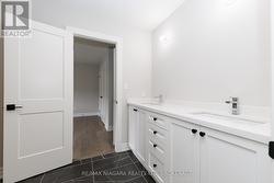 5pc Semi Ensuite Bathroom - 
