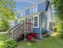 145 Commercial Street Middleton, NS B0P 1S0