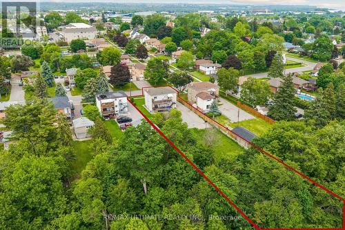1056 RAVINE ROAD  Oshawa, ON L1H 4C8