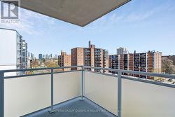 Balcony 2/2 - 