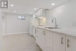 LOWER - 486 DELAWARE AVENUE Toronto, ON M6H 2T9