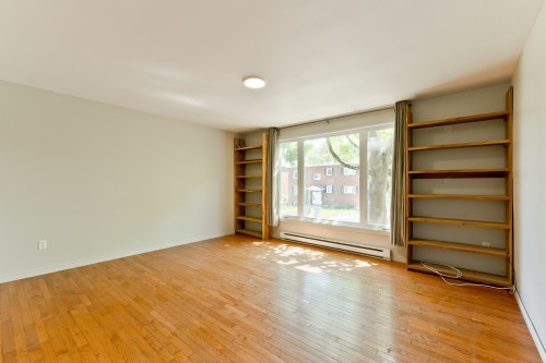 Salon - 1-645 Rue Malouin, Sherbrooke (Les Nations), QC 