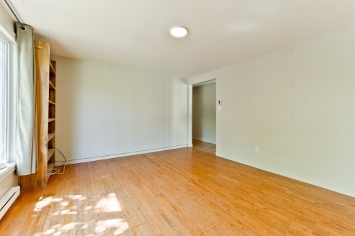 Salon - 1-645 Rue Malouin, Sherbrooke (Les Nations), QC 
