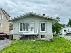 2073 Rue Saguenay  Rouyn-Noranda, QC J9X 2H5