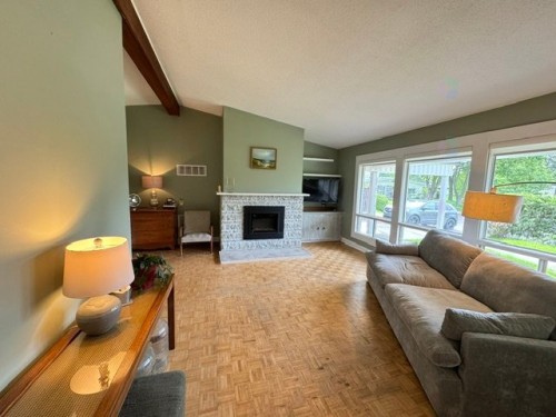 Living Room - 4 Rue Gaston-Lallement, Gatineau (Aylmer), QC - Indoor Photo Showing Living Room With Fireplace