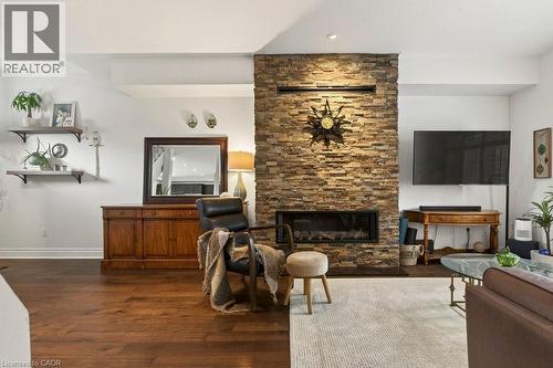 100 Beddoe Drive Unit# 21, Hamilton, ON - Indoor Photo Showing Living Room With Fireplace